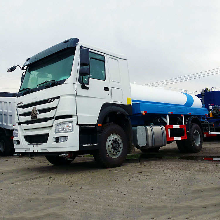 Truk Tangki Air 10000L