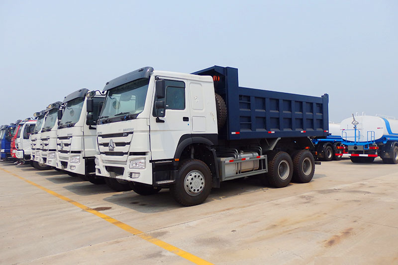 Pambuka kanggo dump trucks.